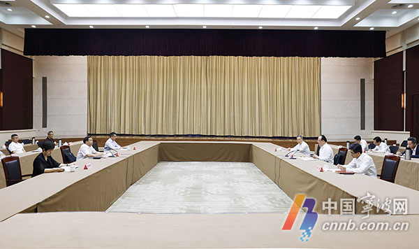 宁波·黔西南工作交流座谈会举行  　　赓续深厚友谊共谱合作新篇  　　携手时代征程共创美好未来  　　彭佳学与陈昌旭座谈交流