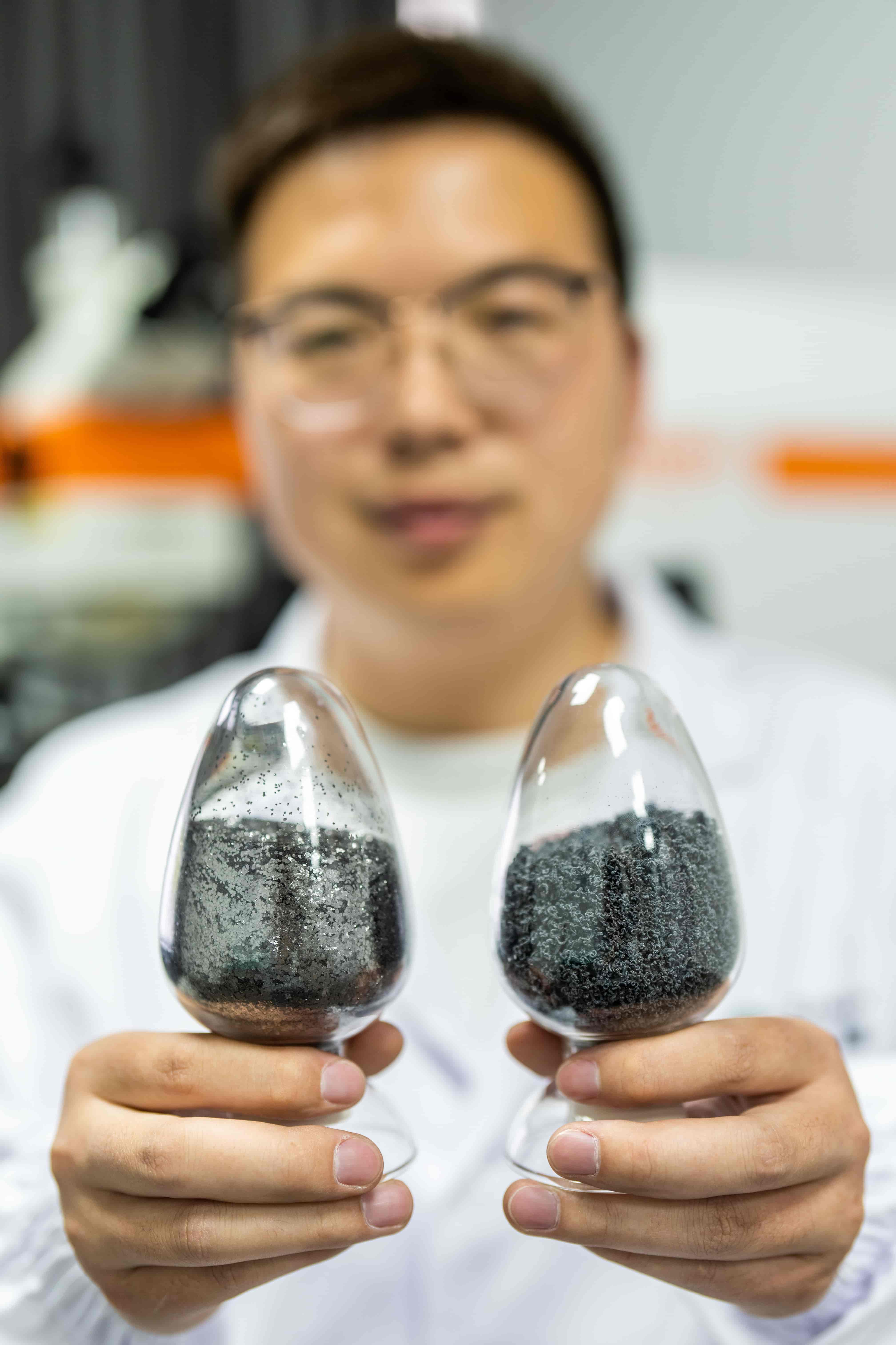 浙南首个石墨烯研究院里的“烯”奇事