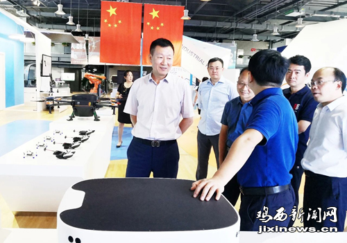 鸡西市委书记张常荣带队赴上海市招商考察