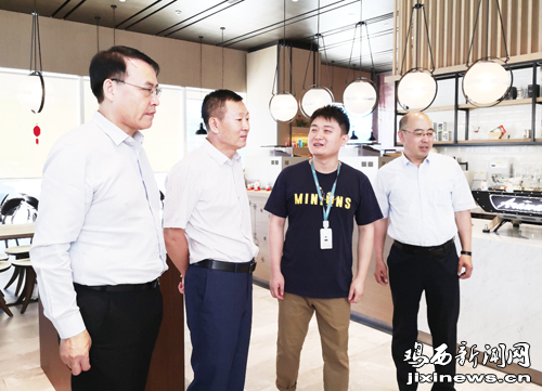 鸡西市委书记张常荣带队赴上海市招商考察