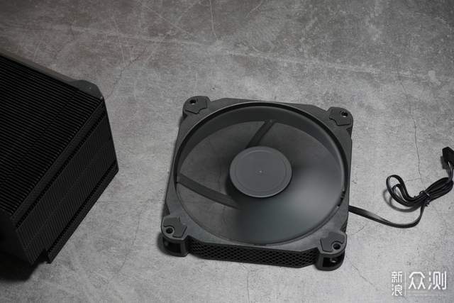 极速降温，冷静游戏，乔思伯CPU散热器_新浪众测