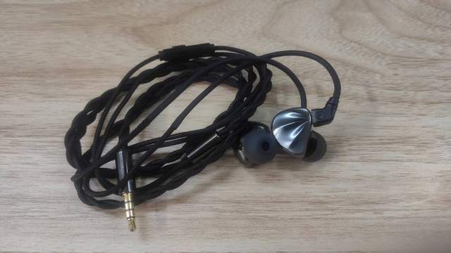 余音SG-01 金银色已上架，机身颜更色丰富