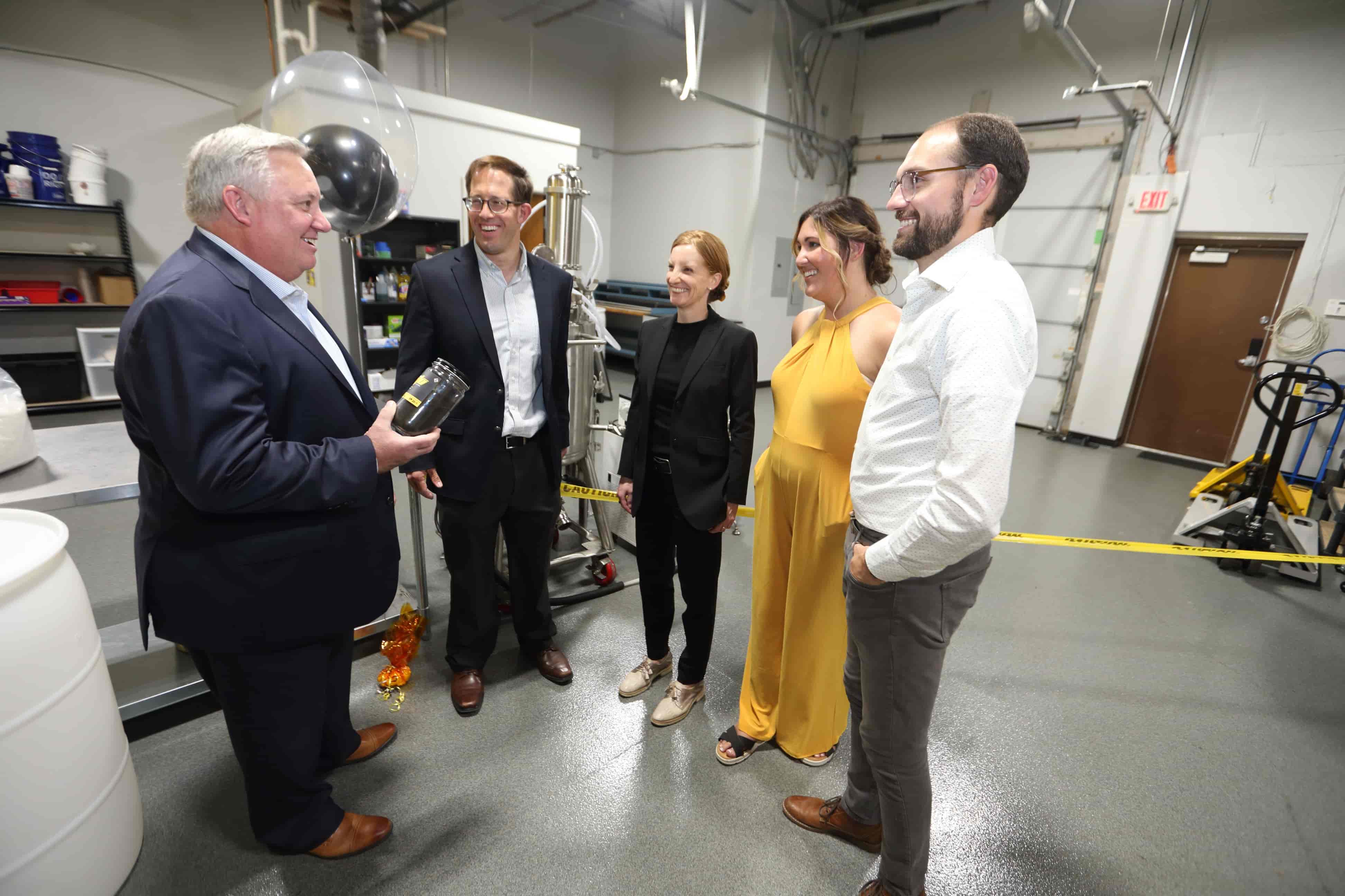 Mito Material Solutions在印第安纳波利斯的新工厂剪彩