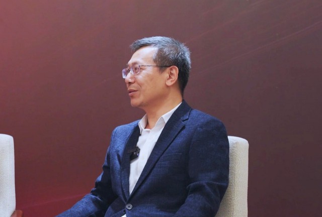 携手并进，共创未来！珈伟新能以三十年深耕专注焕发光伏行业新活力