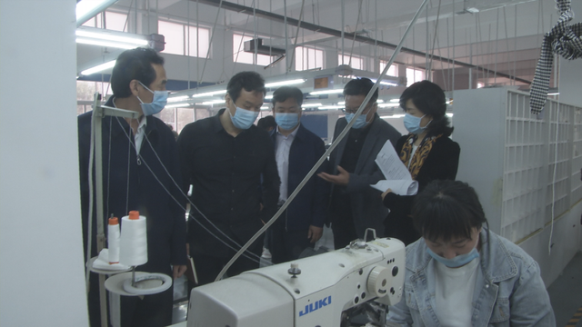 王献臣对封丘县石墨烯产业园建设情况进行调研