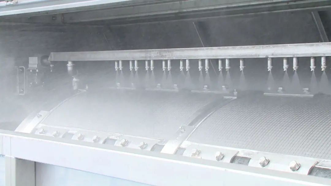 洱海第一台“石墨烯微絮凝藻水分离技术”藻水分离装置