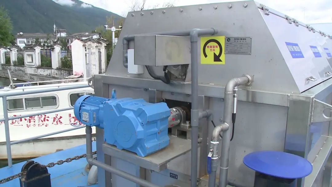 洱海第一台“石墨烯微絮凝藻水分离技术”藻水分离装置