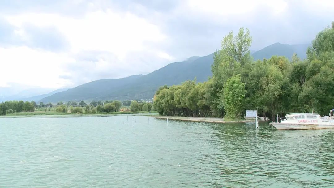 洱海第一台“石墨烯微絮凝藻水分离技术”藻水分离装置