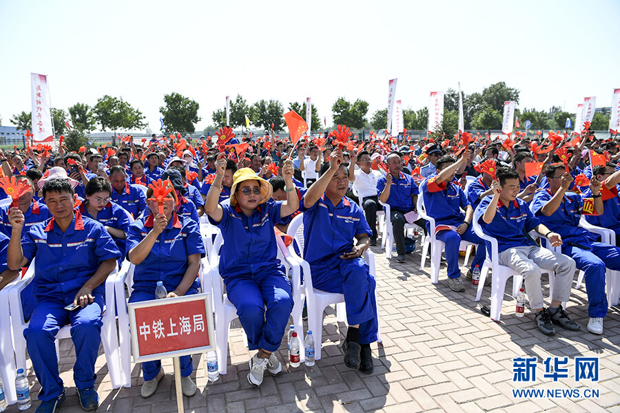 全国总工会文工团在银川演出慰问一线劳动者