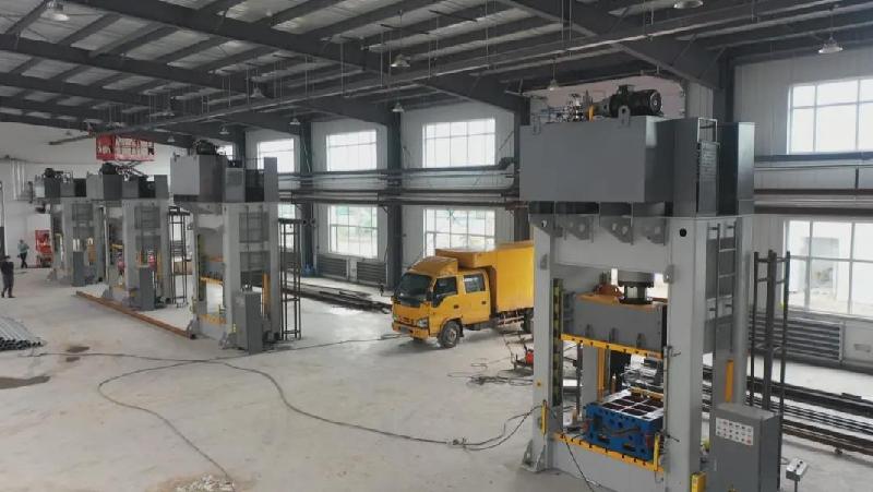 长春汽开区：当好企业“服务员”