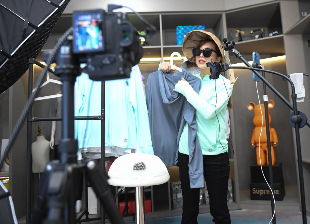 冲锋衣的不断“冲锋”——浙江三门县冲锋衣产业一线观察