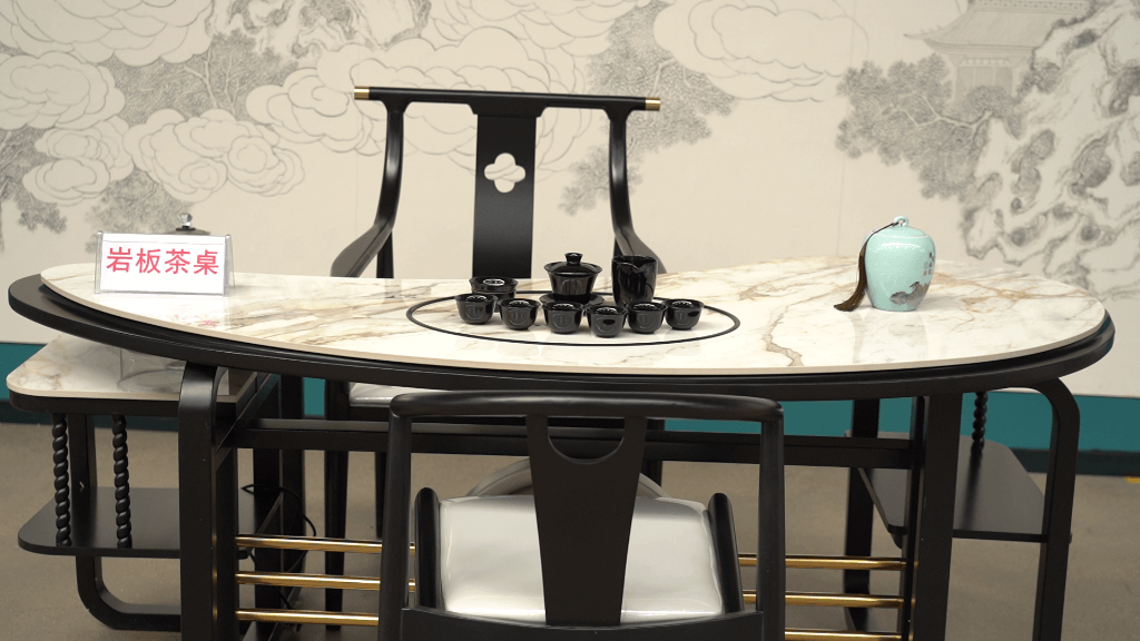 生产线上的“黑科技”丨像暖宝宝一样的发热瓷砖