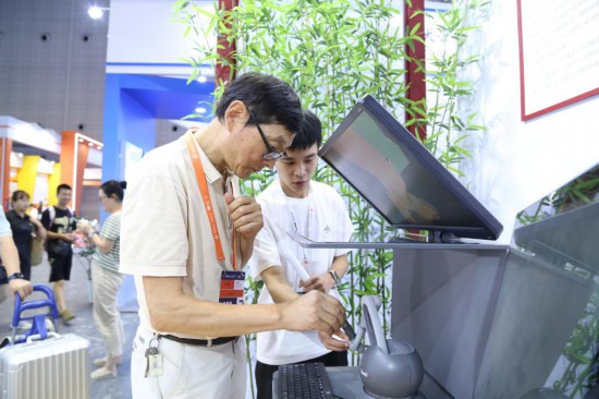 大江东︱工博会上，看高校创新成果如何“顶天、立地、破圈”