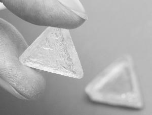 氮化硼牵手石墨稀 超硬材料“风再起”