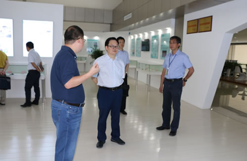 市委组织部副部长康骞一行调研