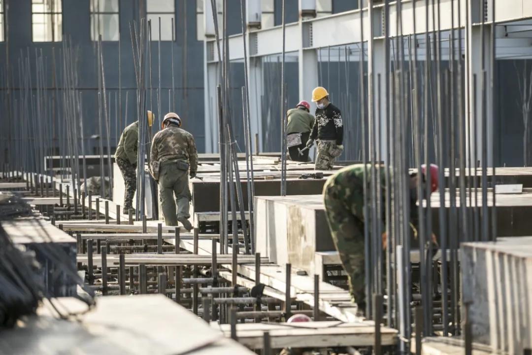 高新区静压石墨项目按下“复工键”！