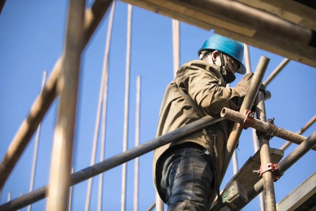 高新区静压石墨项目按下“复工键”！