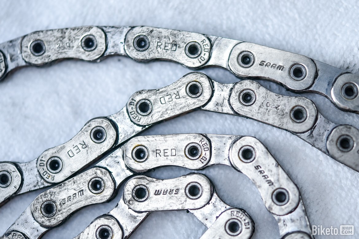 极致边际效益？absoluteBLACK GRAPHENlube石墨烯链条油简评