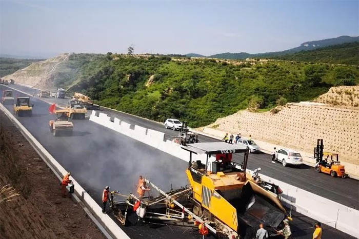 以路为弦 巨龙飞舞吕梁山