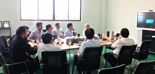 干勇院士、蒋士成院士江苏江山红化纤考察石墨烯原位聚合项目