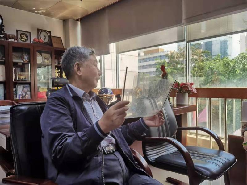 他是深圳科创界传奇！年逾古稀继续创业：让石墨烯赋能大健康