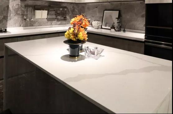 人造石市场前景广阔，石英石未来发展潜力无穷！——访全国石材标准化技术委员会秘书长周俊兴