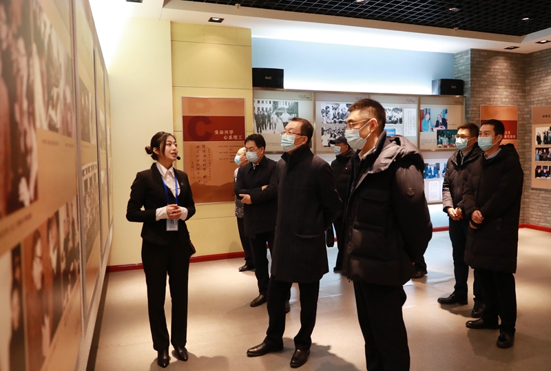 鸡西市委书记于洪涛一行来哈尔滨理工大学调研