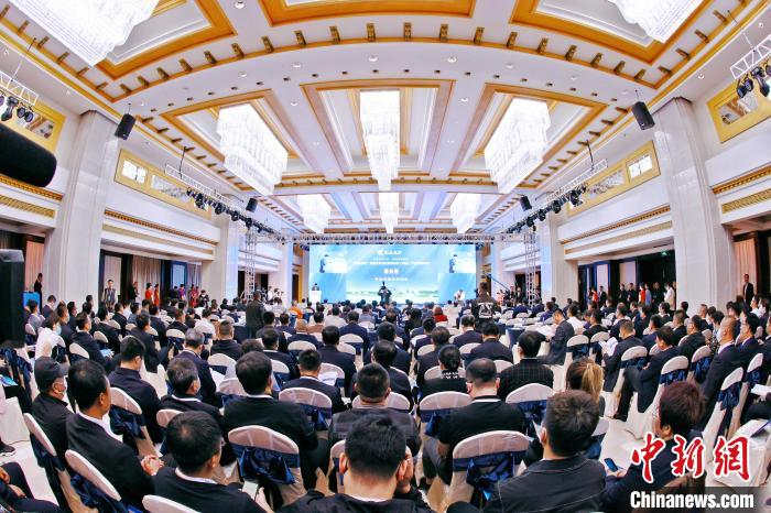 5月19日，“科创中国”黑龙江煤炭资源型城市(鸡西)产业创新论坛启幕。　周军 摄