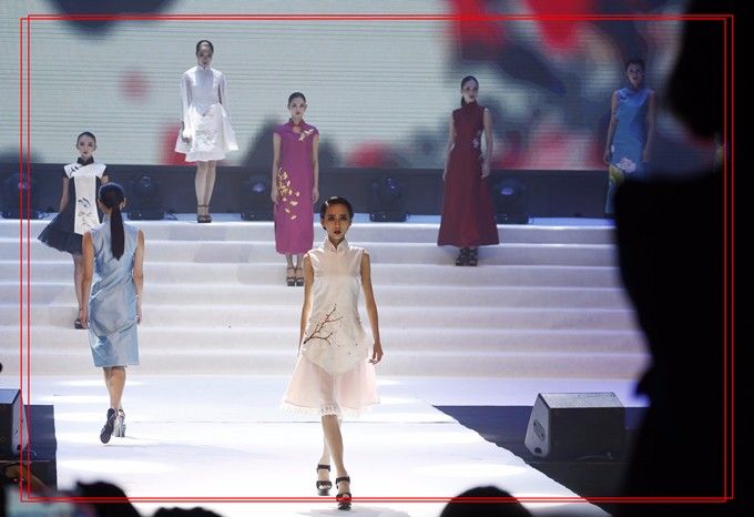 石墨烯也能做华服？这个高校的毕业晚会艳惊四座