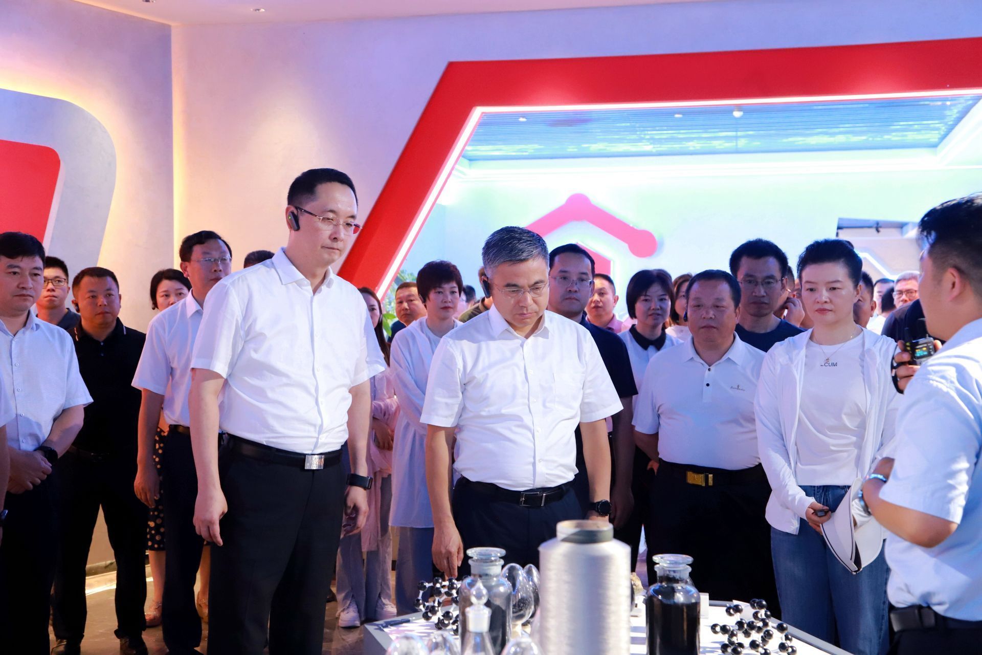 修水县考察团来我县考察调研工作