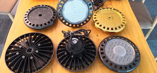 厦门凯纳光亚展展出石墨烯碳塑合金散热方案，关注度火爆