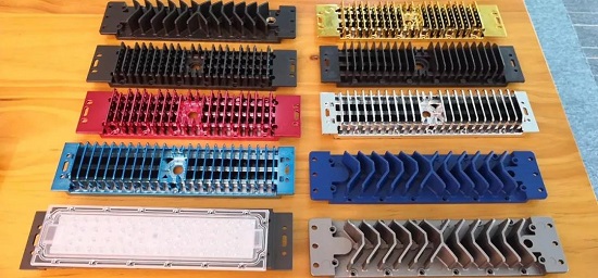 厦门凯纳光亚展展出石墨烯碳塑合金散热方案，关注度火爆