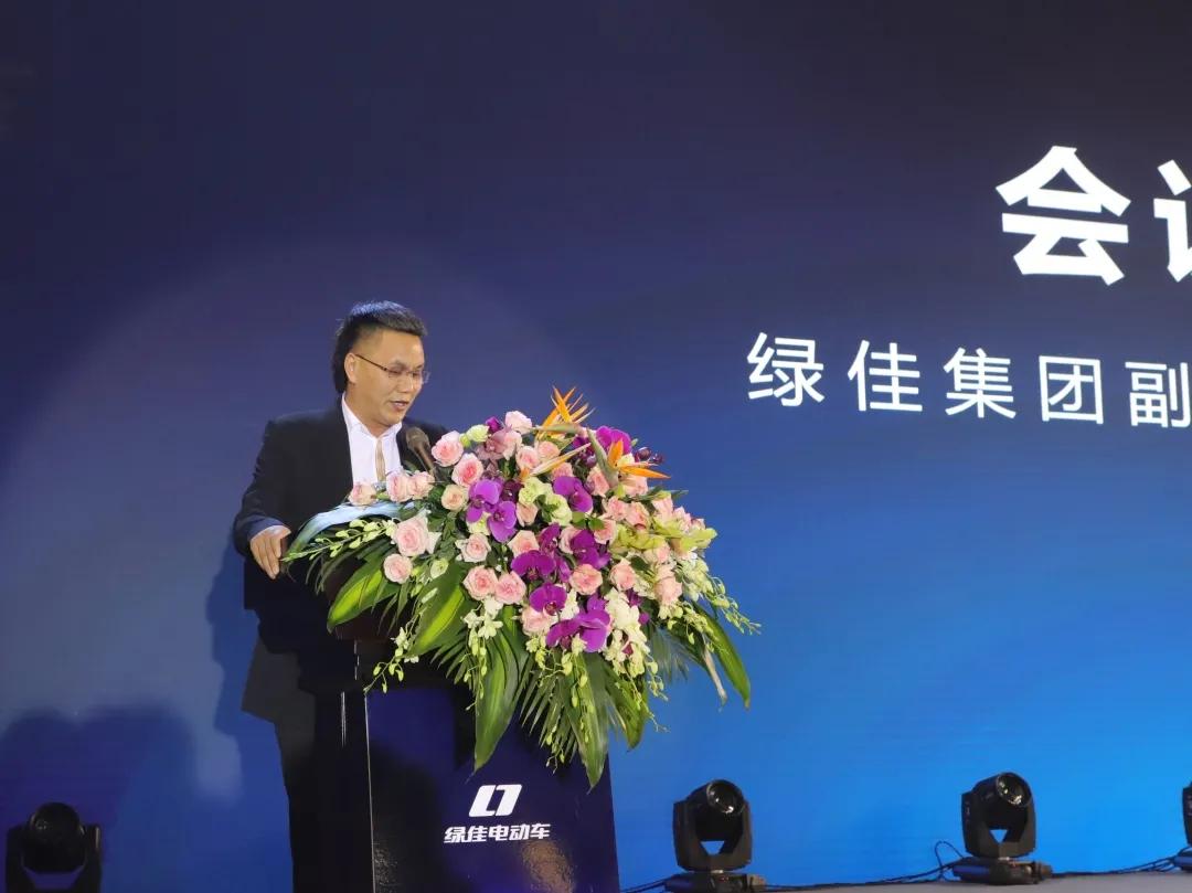 "够不够惊喜 看这里" 充一次电，不止百公里！