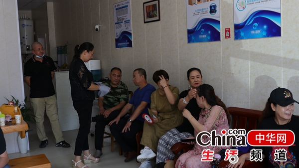 青岛莱西清华紫荆南墅石墨烯研究院给烟台志愿者发福利啦！