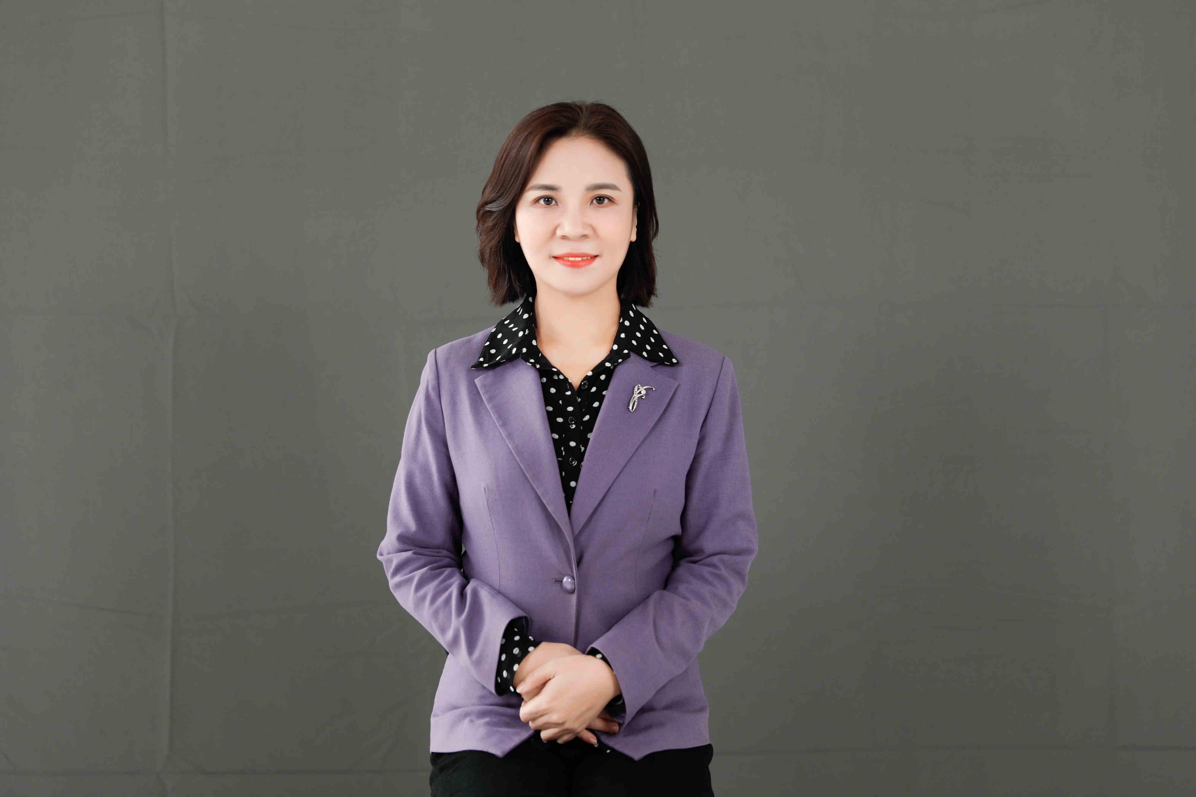 吴明红 上海大学1_副本.jpg