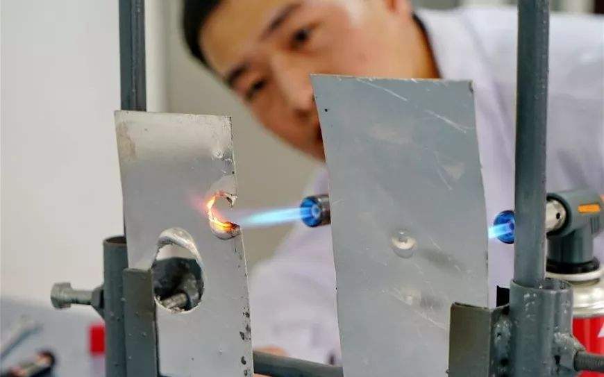 谁“玩”石墨烯涂料？