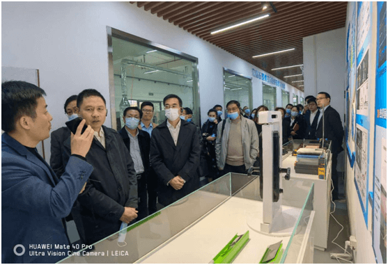 江汉大学校长景新华携江汉大学副校长等一行20余人在江岸区区政府领导陪同下视察汉稀科技