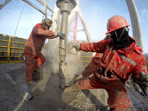 产业寒冬、收入下降 东北部分老工业基地工人群体咋样了？在“抱团取暖”中积极转型