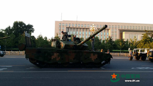 99A坦克参加阅兵摆造型