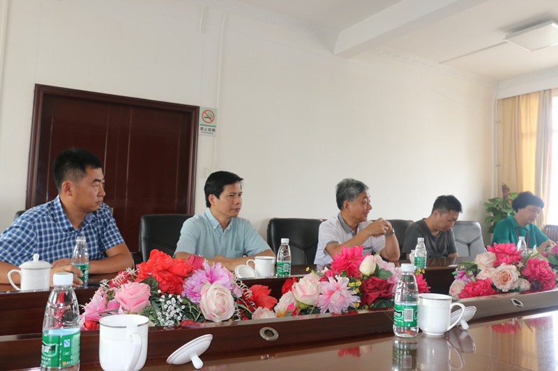 中国石墨烯产业奠基人冯冠平教授考察广西中医药大学