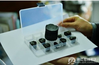 浙大制造出新型石墨烯膜材料：柔性好，导热强 解决世界难题