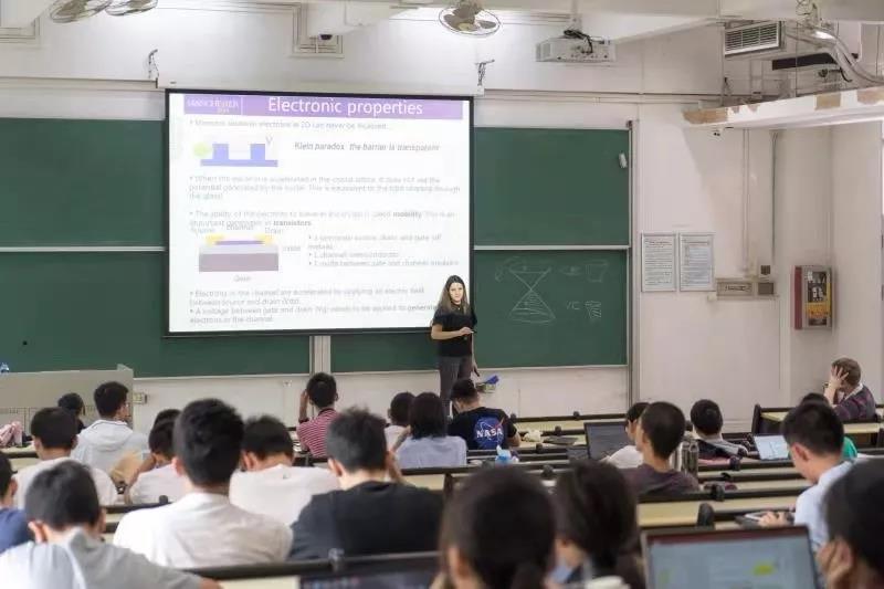 【18材甲】了解Water based 2D Crystal Inks —— 记18材甲聆听曼彻斯特大学教授Cinzia Casiraghi科研讲座