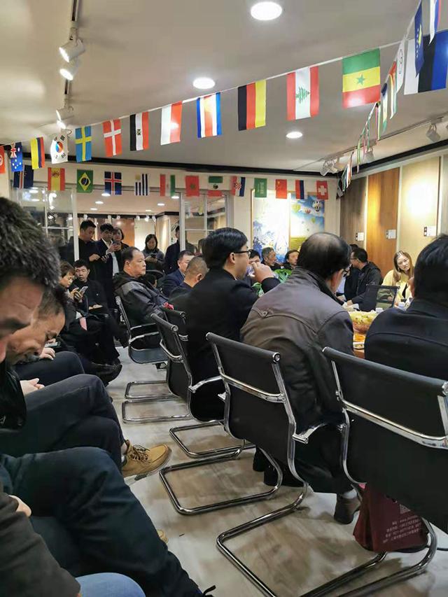 热烈祝贺华明生物质石墨烯产品交流会圆满成功