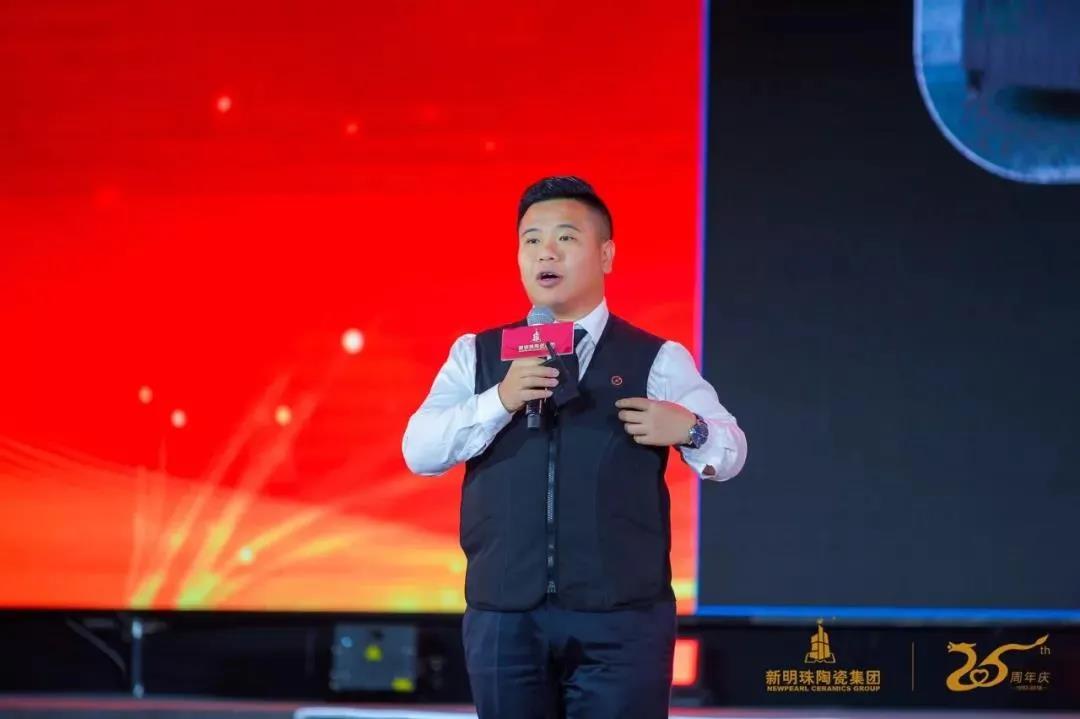 石墨烯电热技术发展峰会暨聚暖科技品牌发布盛典举行