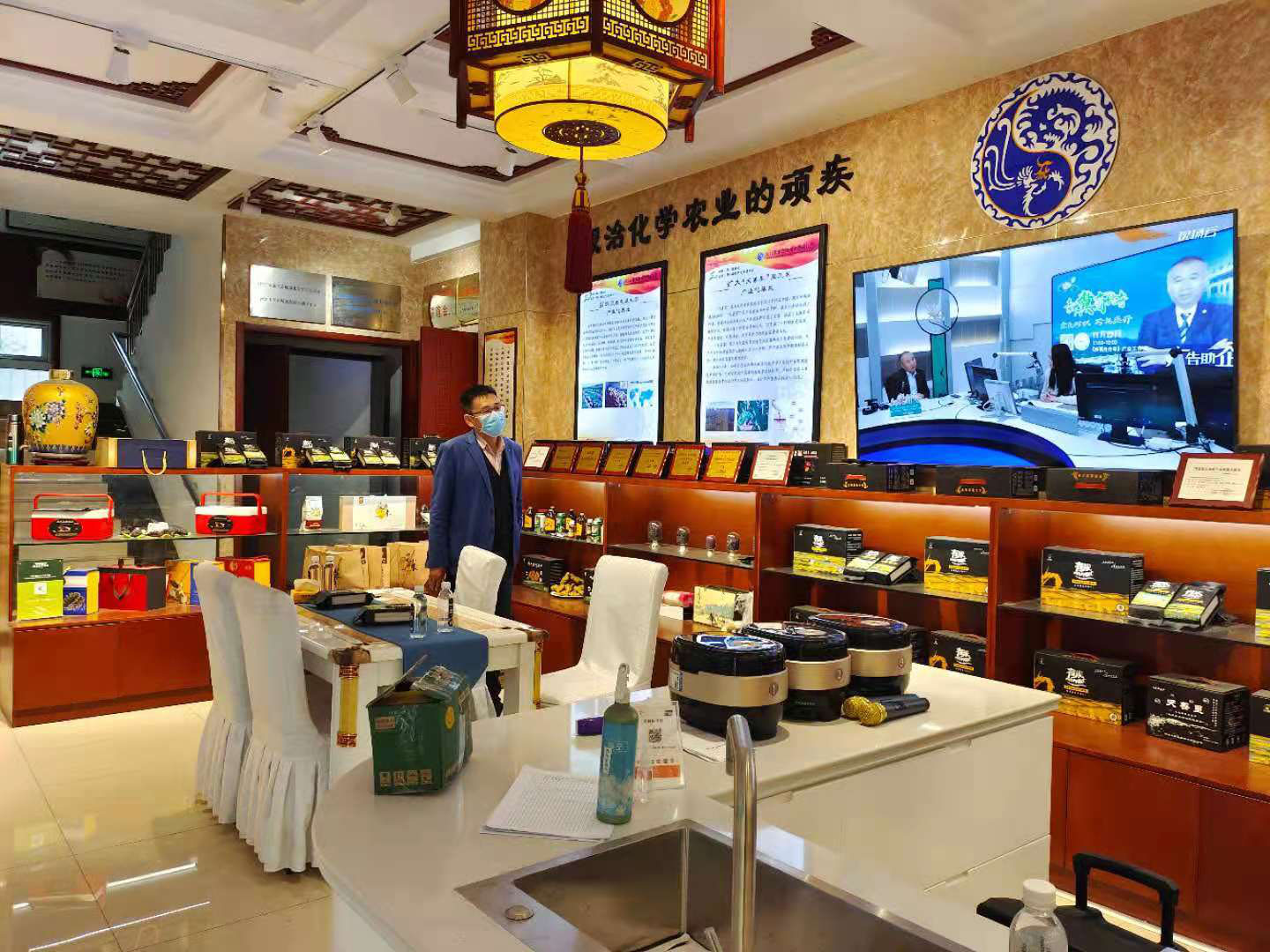 唐山学院环境与化学工程系广泛联系服务单位，拓展石墨烯平台服务工作