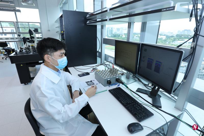 国大功能智能材料研究院今天开幕。（梁麒麟摄） 