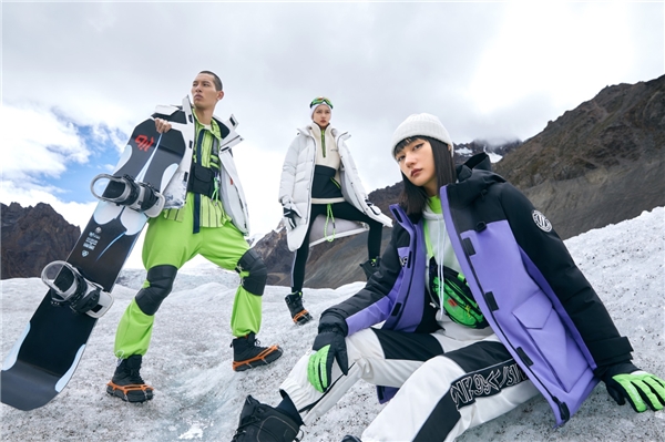 雪中飞发布高峰滑雪系列“解冻服”，助力年轻人的探索之旅