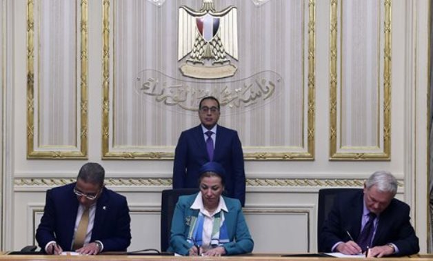 埃及政府与能源3号在开罗内阁总部签署谅解备忘录。五月 16， 2022.新闻图片