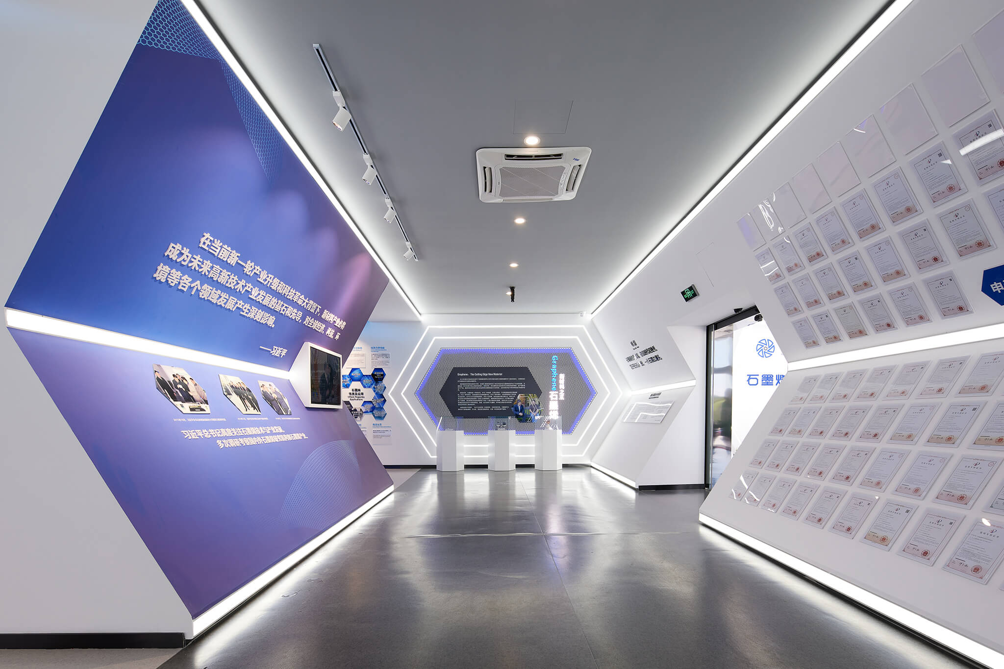 一鉴观察｜降薪20%、八成人员流失……他们15年熬成石墨烯“国家队”