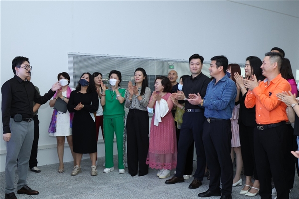 探索未来能源新宇宙！元亨集团石墨烯负极材料引领新能源技术革命